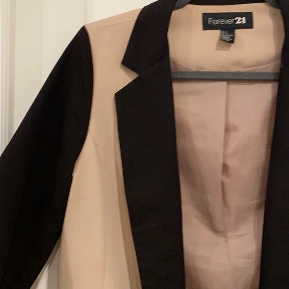 Forever 21 Color Block Tan and Black Blazer Women’s Size L - Picture 4 of 7